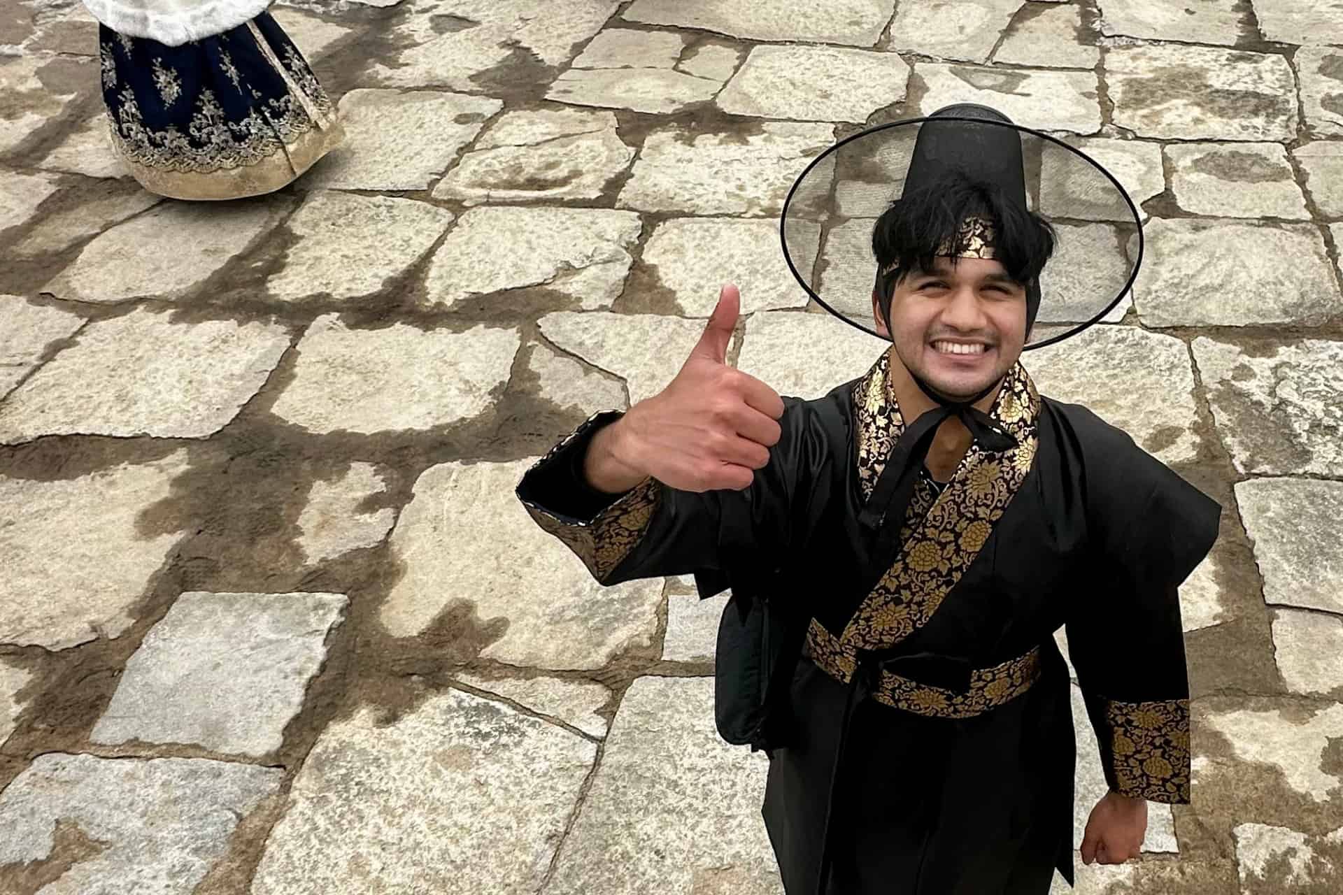 Zac set a goal to save 100k before graduation